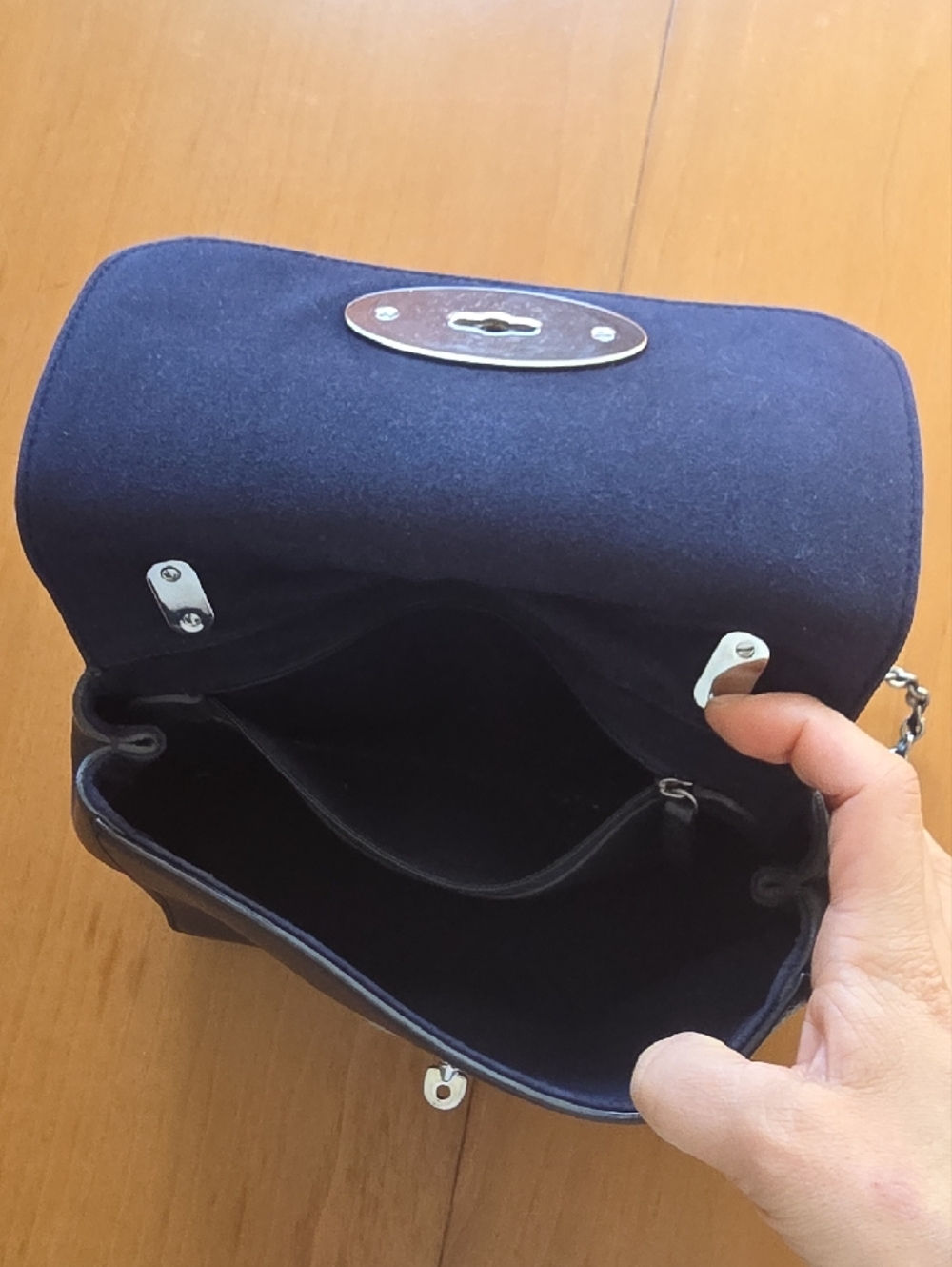 Mulberry Midnight/Navy Pebbled Leather Shoulder Bag with Silver Turnlock - Picture 7 of 11